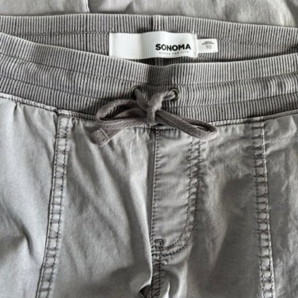 Sonoma Capris Gray Size 10 - Picture 3 of 3